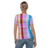 Dreamy and soft crew neck t-shirt featuring a beautiful watercolor print for a touch of art in everyday wear.